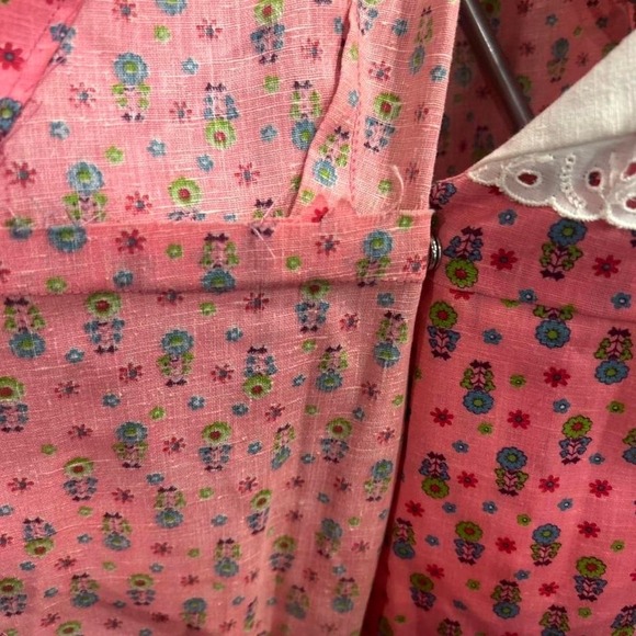 Pink and white vintage 70s mini dress with a retro vibe no tags runs like small - Picture 7 of 8